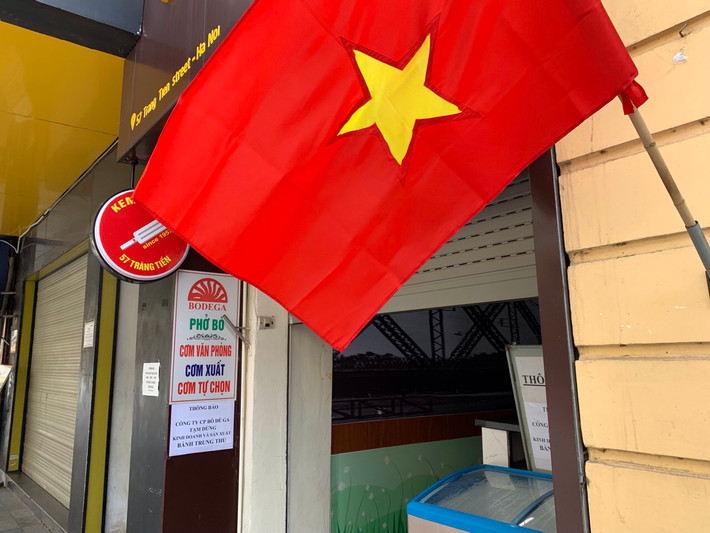Thêm một địa điểm mua bánh Trung thu nổi tiếng nữa của Hà Nội là cửa hàng Bô Đê Ga trên phố Tràng Tiền.