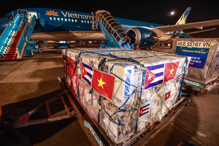 Vắc xin được vận chuyển và bảo quản bằng máy bay thân rộng Boeing 787-9, một trong những tàu bay lớn nhất Việt Nam hiện nay.