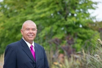 GS. Jonathan Nguyen Van Tam: "Người hùng" gốc Việt chống dịch COVID-19 tại Anh