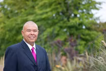 GS. Jonathan Nguyen Van Tam: "Người hùng" gốc Việt chống dịch COVID-19 tại Anh