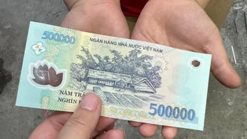 Con dâu cho trẻ ăn xin 500 nghìn, mẹ chồng khó chịu