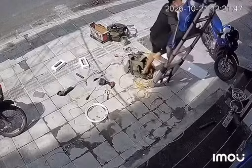 Thợ điện nhanh trí cứu đồng nghiệp thoát chết sau tiếng hét thất thanh