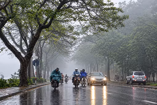 Hà Nội tiếp tục oi nóng, bao giờ miền Bắc mới đón không khí lạnh?