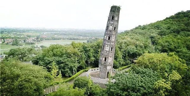 Bảo tháp nghiêng 7 độ, chân bị phá hủy vẫn bất tử ngàn năm
