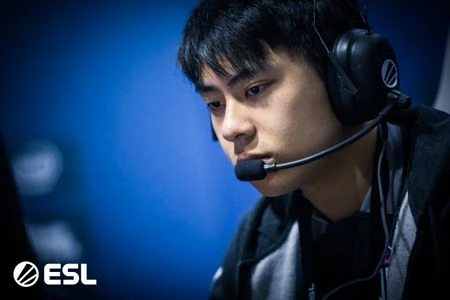Ngưỡng mộ top game thủ giàu nhất thế giới, có một người gốc Việt
