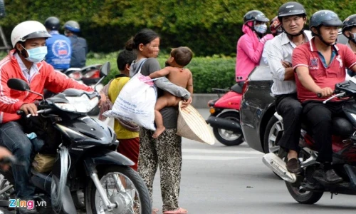 Trẻ em, người già bị chăn dắt ăn xin ở Sài Gòn
