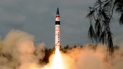 Tại sao Pakistan phản ứng khi Ấn Độ phóng thử tên lửa đạn đạo AGNI-V?