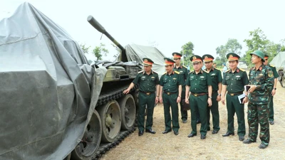 Quân đội kiểm tra công tác đảm bảo cho phương tiện, khí tài thực hiện nhiệm vụ A80