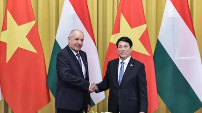 Chủ tịch nước Lương Cường hội đàm với Tổng thống Hungary