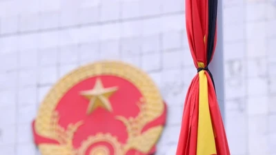 Treo cờ rủ, không tổ chức hoạt động vui chơi công cộng trong hai ngày Quốc tang