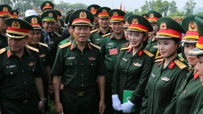 Đại tướng Nguyễn Tân Cương kiểm tra tổng hợp luyện các khối diễu binh Quốc khánh 2/9