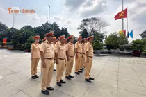 CSGT TP HCM viếng mộ Cố Thủ tướng Võ Văn Kiệt