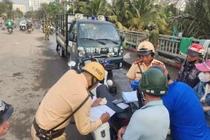 Người lấn chiếm vỉa hè hết cơ hội đối phó cảnh sát giao thông