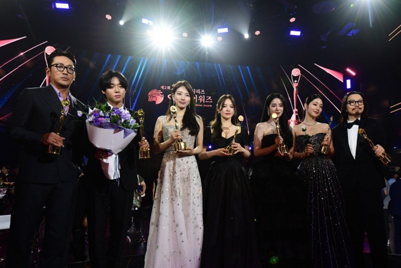 Song Hye Kyo và Suzy đều là diễn viên nổi tiếng. Ảnh: Phụ Nữ Số.