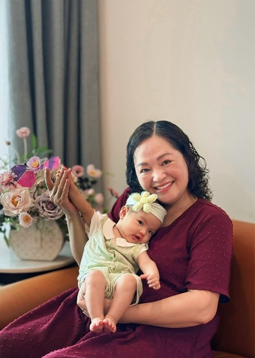 Thu Quỳnh cho biết, mẹ ruột và con gái là hai người phụ nữ tuyệt vời luôn ở trong trái tim cô. “Yêu thương thật nhiều”, Thu Quỳnh cho biết. Ảnh: FB Thu Quỳnh.