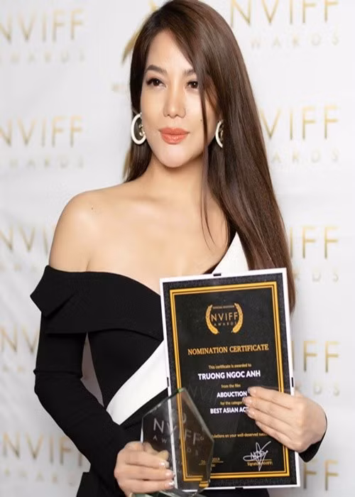 Cô còn đoạt giải Nữ diễn viên châu Á xuất sắc tại New Vision International Film Festival 2019 (VNIFF - LHP Tầm Nhìn Mới) nhờ vai diễn trong phim Abduction. Ảnh: Phụ Nữ Việt Nam.