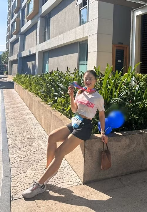 Nữ diễn viên nhận được nhiều lời khen ngợi về vóc dáng săn chắc sau 2 lần sinh nở. Ảnh: FB Lan Phương.