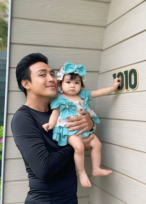 Bé Lita thừa hưởng nhiều nét đẹp của bố mẹ. Ảnh: FB Kha Ly.