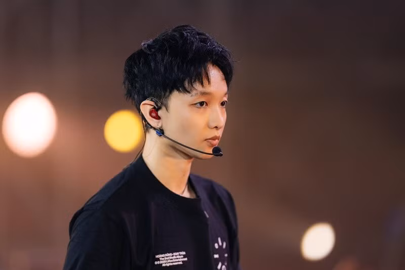 Hoàng Dũng không ngần ngại chia sẻ về chuyện tình cảm. Năm 2023, trong cuộc phỏng vấn với Dân Việt, anh tiết lộ, bạn gái là trợ lý của anh nên cả hai luôn đồng hành cùng nhau trong công việc lẫn đời sống. Ảnh: FB Hoàng Dũng.