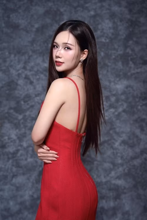 Sau sinh nở, nữ diễn viên vẫn giữ được vóc dáng thon gọn. Ảnh: FB Ngọc Anh.