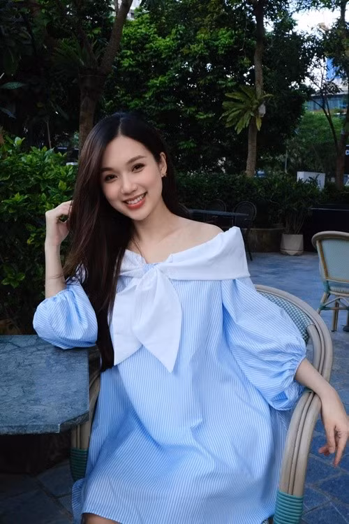 Ngọc Anh chia sẻ trong cuộc phỏng vấn với Dân Việt, chồng không khó khăn trong việc vợ mặc gợi cảm. "Anh thoải mái và may mắn là anh khá hiện đại, thoáng nên không đánh giá vấn đề đó", cô chia sẻ. Ảnh: FB Ngọc Anh.