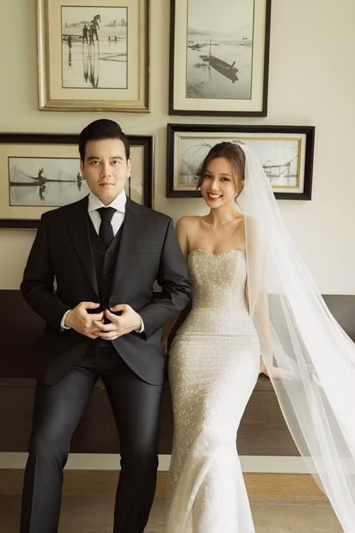 Diễn viên Ngọc Anh lên xe hoa vào tháng 3/2024. Chồng người đẹp là doanh nhân Minh Chiến. Cả hai đã yêu nhau được hơn 1 năm trước đám cưới. Ngọc Anh cho biết, cô được chồng chiều chuộng, đặc biệt khi mang bầu. Ảnh: FB Ngọc Anh.