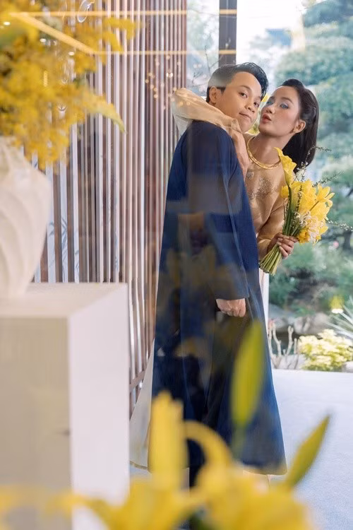 Trước đó, Hương Ly tổ chức lễ vu quy. Nàng hậu đăng tải bộ ảnh trong ngày trọng đại. Ảnh: FB Hương Ly.