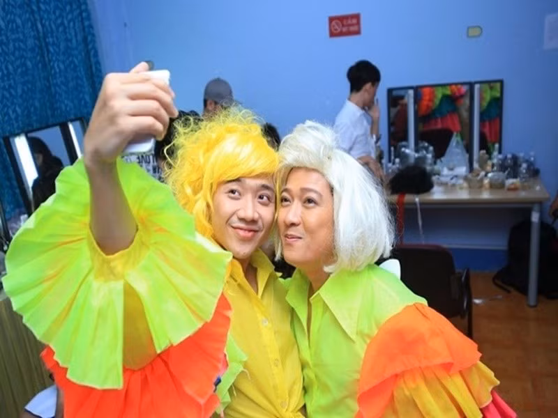 Trường Giang từng phủ nhận nghi vấn tình bạn với Trấn Thành rạn nứt. “Tôi với Trấn Thành cũng yêu thương nhau nhưng không thể dành thời gian cho nhau vì bận”, Trường Giang chia sẻ trên Dân Việt. Ảnh: Báo Giao Thông.