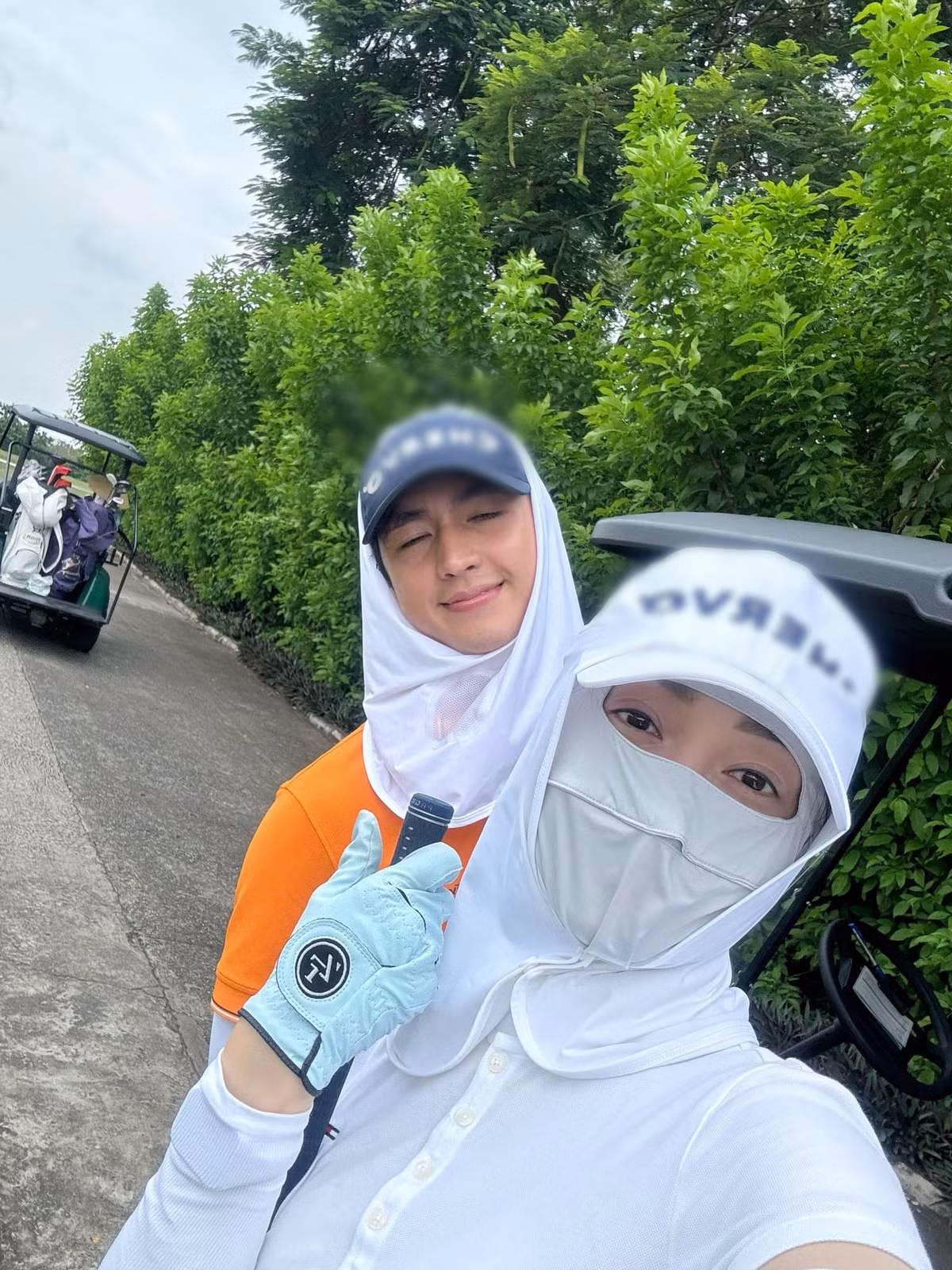 Đôi vợ chồng son dính như hình với bóng trong 3 năm qua. Ảnh: FB Phương Nga.