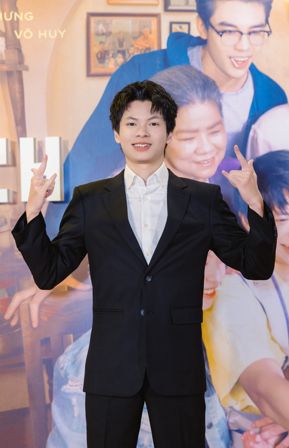 Theo Phụ Nữ Việt Nam, trong phim Thế hệ kỳ tích, Trần Tú đảm nhận nhân vật Tiến, một chàng trai sớm mồ côi cha mẹ, lớn lên trong vòng tay yêu thương của bà nội. Ảnh: Vietnamnet.