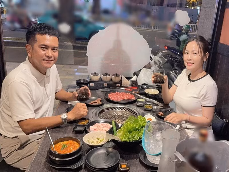 Tuệ Tâm – bà xã Hùng Thuận không hoạt động trong lĩnh vực nghệ thuật. Cô khá kín tiếng, ít xuất hiện trước truyền thông và chủ yếu tập trung cho công việc cá nhân cũng như chăm lo gia đình.