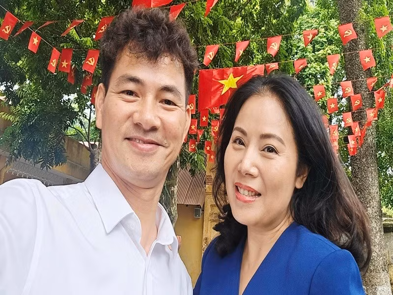 Trên trang cá nhân, Xuân Bắc chia sẻ loạt ảnh bên Thanh Hiền. Cách đây nhiều năm, cả hai đóng cặp đôi Núi và Hồng trong phim Sóng ở đáy sông. Ảnh: FB Xuân Bắc.