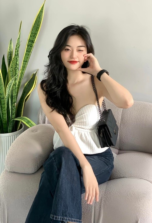 View - Gia thế của tân Hoa hậu Hòa bình Việt Nam 2025 Yến Nhi | Báo Tri thức và Cuộc sống - TIN TỨC PHỔ BIẾN KIẾN THỨC 24H