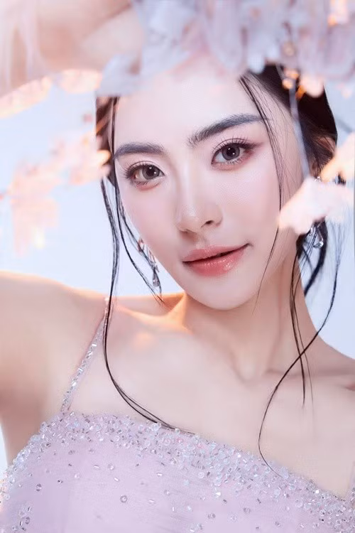 Á hậu Vân Nhi sở hữu nhan sắc ngọt ngào, hao hao Hoa hậu Lương Thùy Linh. Ảnh: FB Vân Nhi.