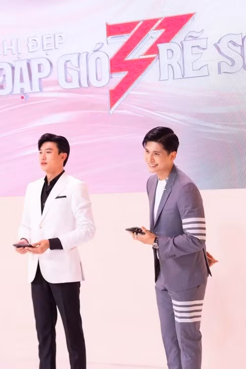 Ngoài diễn xuất, Lâm Bảo Châu còn thử sức dẫn chương trình. Anh từng làm MC Chị đẹp đạp gió rẽ sóng 2023. Ảnh: Người Đưa Tin.