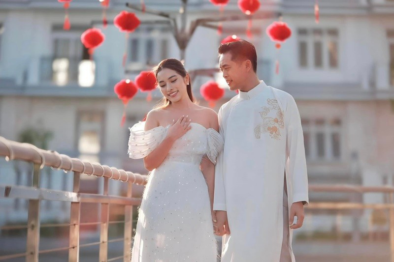 Cặp đôi có chung niềm yêu thích với điện ảnh và du lịch. Sau mỗi giai đoạn làm việc bận rộn, họ thường tự thưởng cho mình những chuyến đi xa để cân bằng cuộc sống. Ảnh: FB Ngọc Duyên.