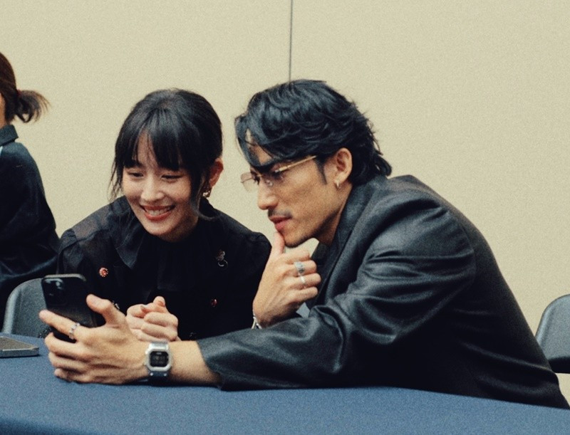 Liên Bỉnh Phát chia sẻ trên trang cá nhân rằngTrương Quân Ninh cực kỳ chuyên nghiệp. "Thật vinh dự khi được làm việc cùng chị", anh viết. Ảnh: FB Liên Bỉnh Phát.