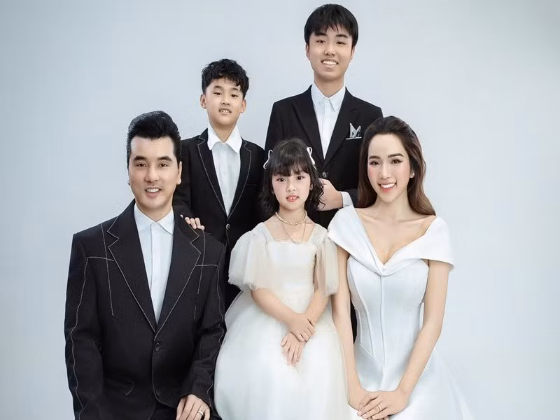 Về bí quyết làm đẹp của mình, Kim Cương chia sẻ trên Vietnamnet: "Tôi nghĩ tất cả mọi người nên có chế độ tập luyện bền vững, cơ thể khỏe mạnh tự nhiên sẽ toát ra được sự xinh đẹp của con người mình". Ảnh: FB Kim Cương.