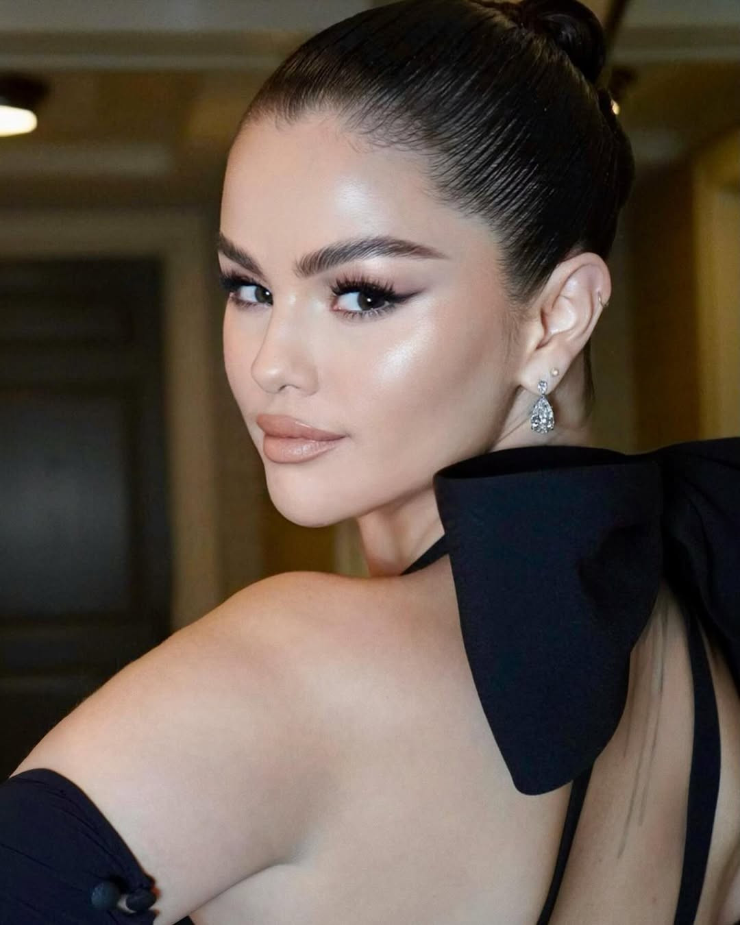 Phần lớn tài sản của Selena đến từ hãng mỹ phẩm với doanh thu hàng năm đạt 350-400 triệu USD và được định giá 2 tỷ USD. Ảnh: Instagram Selena.