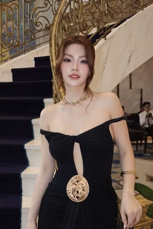 Nhiều khán giả khen ngợi Diễm Trang đẹp mặn mà hơn sau khi làm mẹ. Ảnh: FB Diễm Trang.