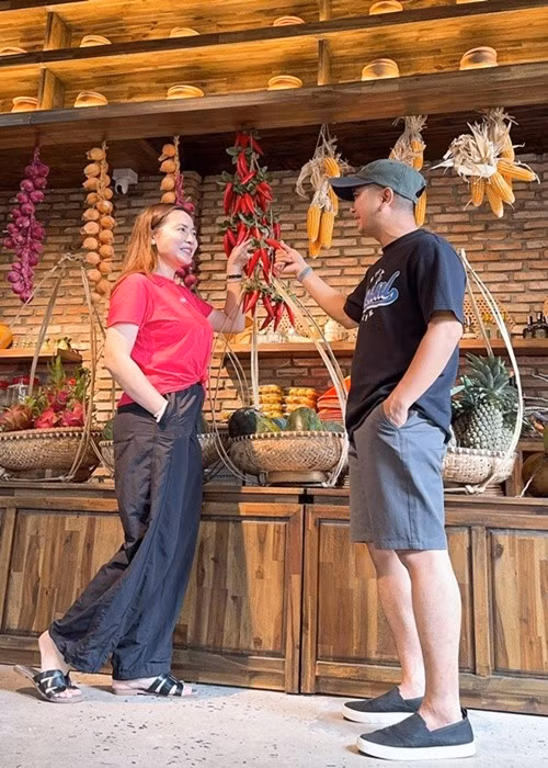 Bạn gái Hùng Thuận không hoạt động trong showbiz. Hiện tại, Tuệ Tâm kinh doanh. Ảnh: FB Hùng Thuận.