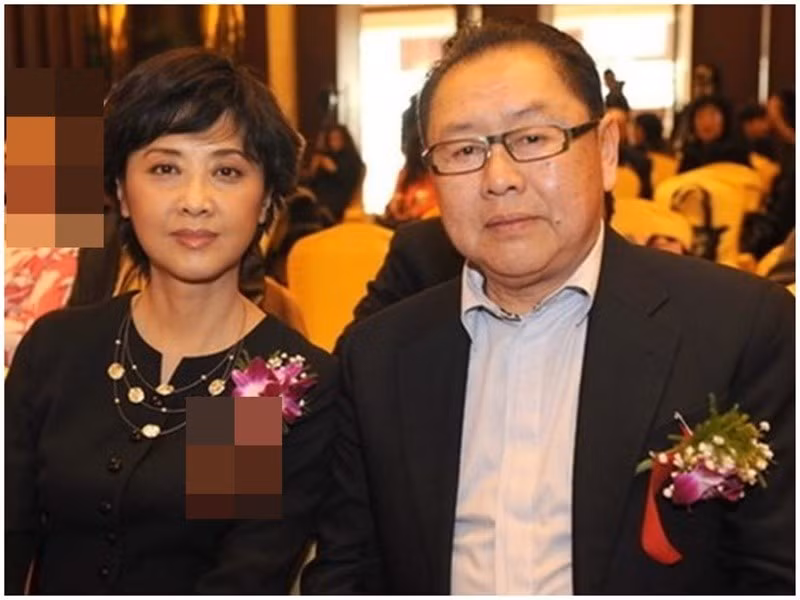 Mã Đức Hoa kết hôn với Hầu Ngọc Mẫn nhờ mai mối vào năm 1972. Vợ chồng nam diễn viên có một cậu con trai tên Mã Dương, hiện tại là doanh nhân thành đạt. Ảnh: Artttimes.