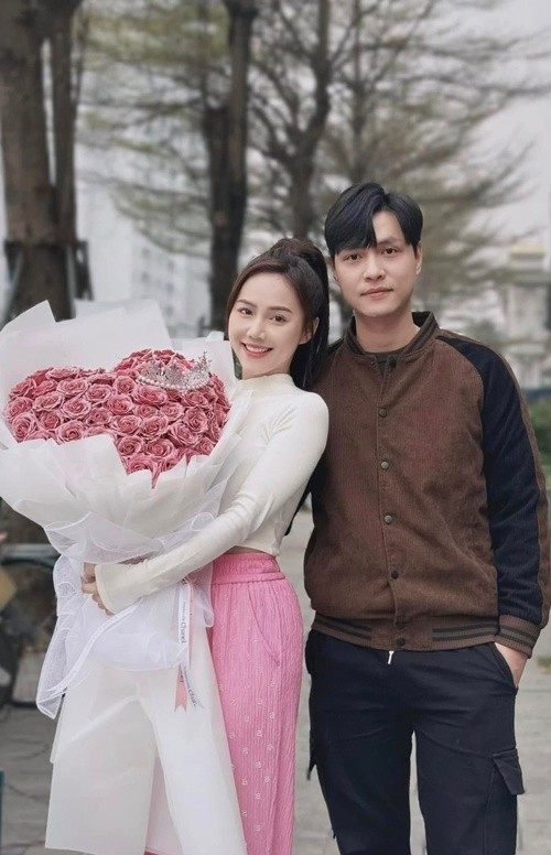 Cả hai từng đóng chung Phố trong làng, Hương vị tình thân, Cuộc chiến không giới tuyến. Ảnh: FB Minh Thu.