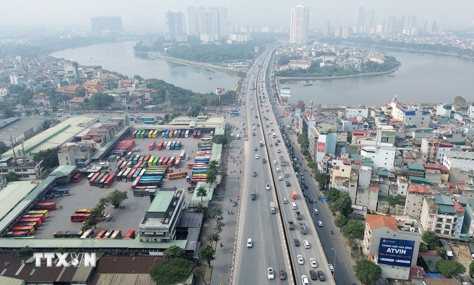 Vành đai 3 trên cao hướng vào Trung tâm thành phố và bến xe Nước Ngầm lượng người qua lại ngày 4/1 tăng cao kỷ lục. (Ảnh: Quốc Khánh/TTXVN)