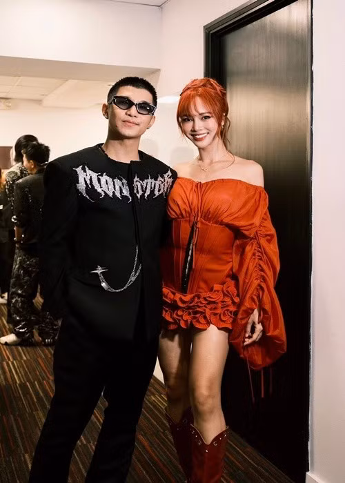 Cường Seven và Vũ Ngọc Anh chia sẻ trên Vietnamnet, cả hai đặt ra nguyên tắc dù cãi nhau thế nào cũng không giận dỗi bước ra khỏi nhà. Cặp đôi cố gắng giải quyết mọi việc trong không quá 2 ngày. Ảnh: FB Vũ Ngọc Anh.