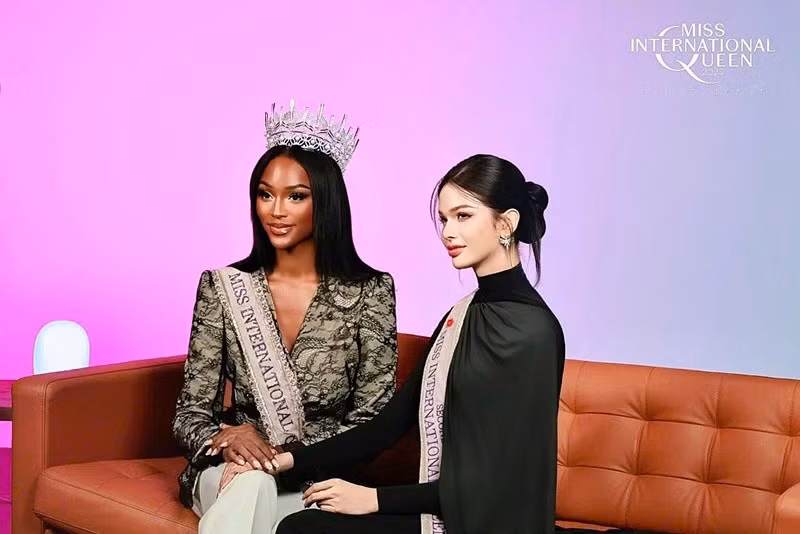 Mỹ nhân Việt chia sẻ, cô rất vui khi được đồng hành cùng Midori - người em gái đáng yêu. "Thật tuyệt khi được chia sẻ những khoảnh khắc thoải mái và vui vẻ với cô ấy mỗi ngày", Hà Tâm Như viết trên trang cá nhân. Ảnh: Miss International Queen.