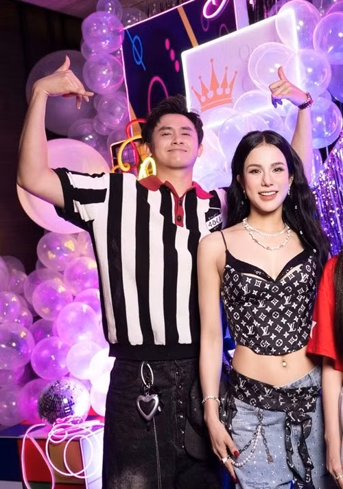 Cuối tháng 8/2025, Phạm Kiên dự tiệc sinh nhật của Diệp Lâm Anh, nhắn nhủ nữ người mẫu: “Chúc bác Diệp Lâm Anh có một sinh nhật thật nhiều niềm vui và hạnh phúc”. Ảnh: FB Phạm Kiên.