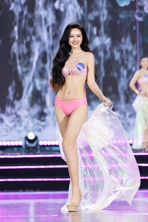 Trong phần thi bikini tại chung kết Miss World Vietnam 2025, Á hậu Khánh Như nhanh chóng thu hút ánh nhìn ngay từ những bước catwalk đầu tiên. Ảnh: BTC