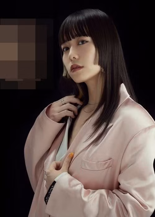 Miyuna sinh năm 2002, là ca sĩ, nhạc sĩ. Từ ngày còn nhỏ, cô yêu thích nhạc rock, soul và pop. Miyuna bắt đầu hoạt động nghệ thuật chuyên nghiệp từ năm 2018. Ảnh: Instagram Miyuna.