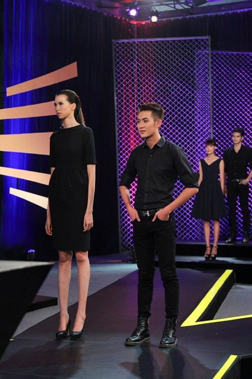 Theo Người Lao Động, Hồng Xuân sinh ra trong gia đình nghèo khó. Chiều cao của cô dừng lại ở 1m91, sau khi cô được điều trị chứng dư hormone tăng trưởng. Ảnh: Đời Sống Pháp Luật.